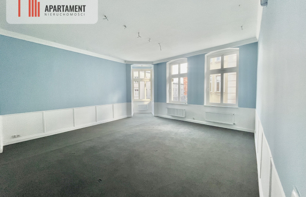 centrum, odrestaurowana kamienica, 1 piętro