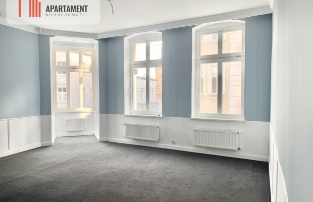 centrum, odrestaurowana kamienica, 1 piętro