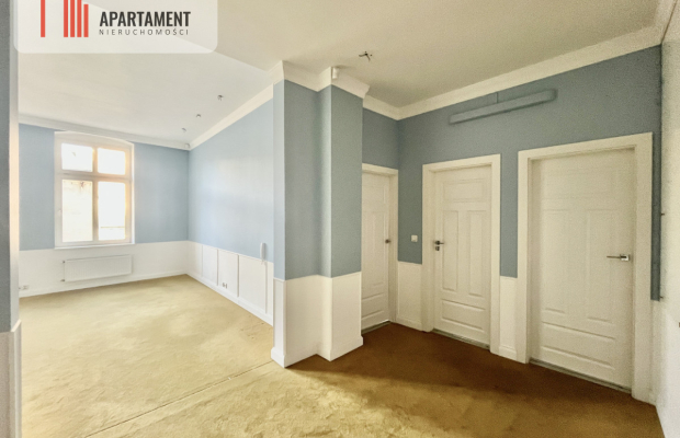 centrum, odrestaurowana kamienica, 1 piętro