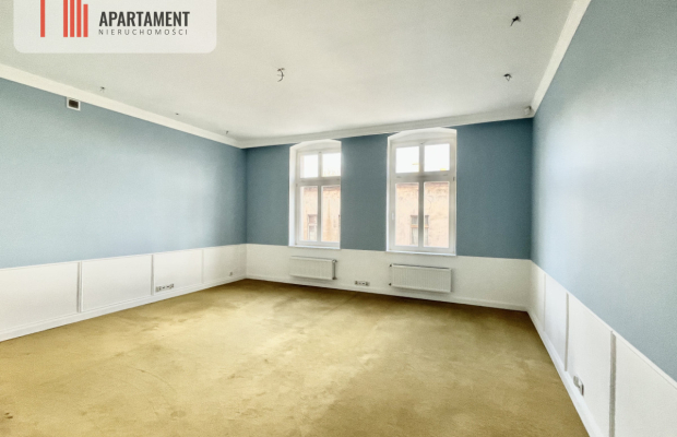 centrum, odrestaurowana kamienica, 1 piętro