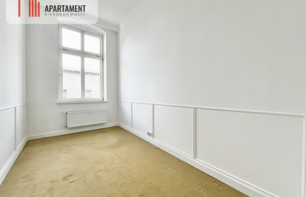 centrum, odrestaurowana kamienica, 1 piętro