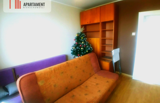 Z loggią do remontu w poszukiwanej lokalizacji