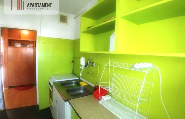 Z loggią do remontu w poszukiwanej lokalizacji