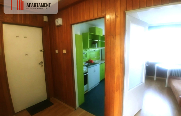 Z loggią do remontu w poszukiwanej lokalizacji