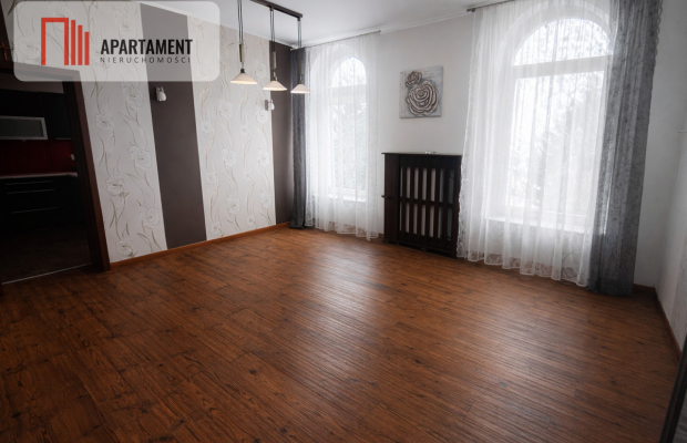 Mieszkanie na pierwszym piętrze z garażem!