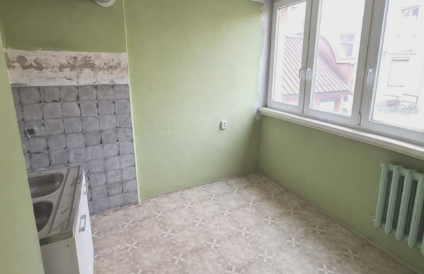 M3-wysoki parter-balkon-Zosinek-do remontu