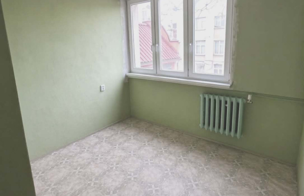 M3-wysoki parter-balkon-Zosinek-do remontu