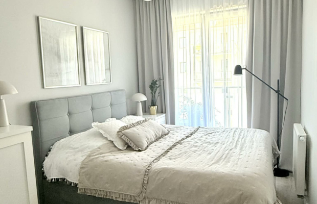 Nowoczesny apartament z dwoma balkonami oraz windą