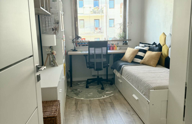 Nowoczesny apartament z dwoma balkonami oraz windą