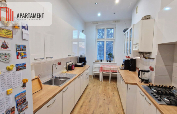 Mieszkanie 4 pokojowe, duży balkon, garaż.