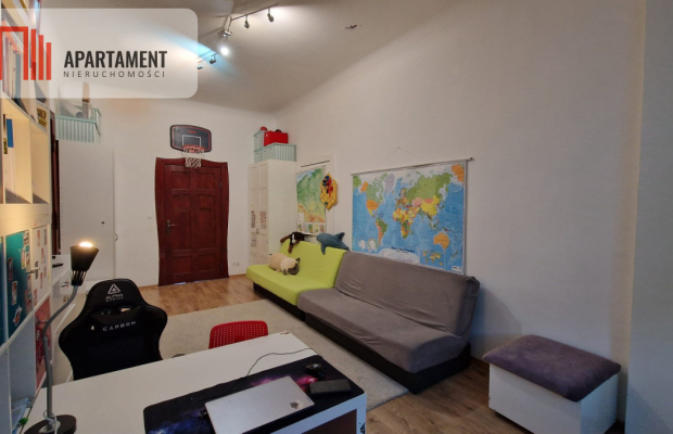 Mieszkanie 4 pokojowe, duży balkon, garaż.