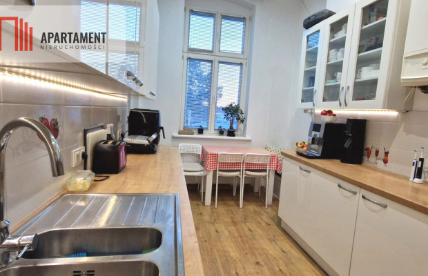 Mieszkanie 4 pokojowe, duży balkon, garaż.