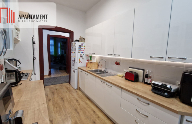 Mieszkanie 4 pokojowe, duży balkon, garaż.