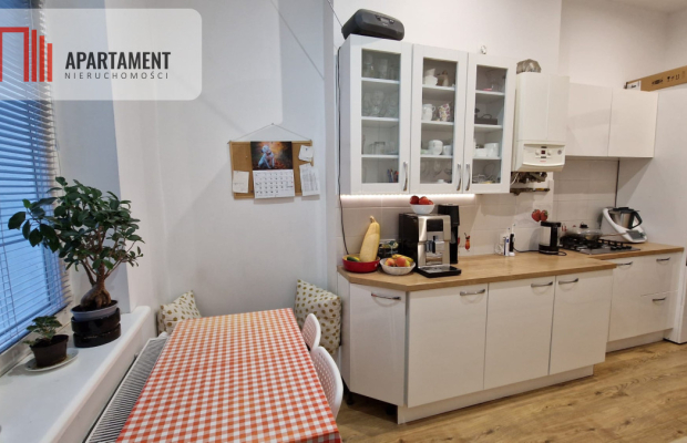 Mieszkanie 4 pokojowe, duży balkon, garaż.