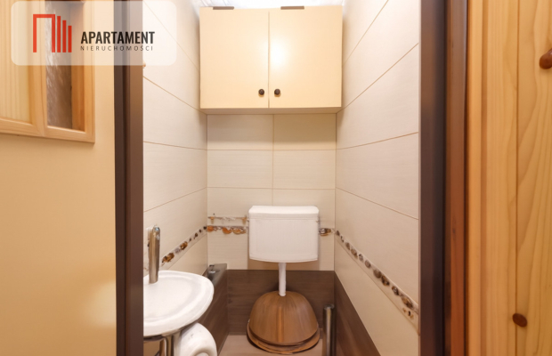 Z widokim na panoramę, niższa cena.