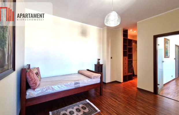 Budynek 2004-lokal umeblowany - od zaraz