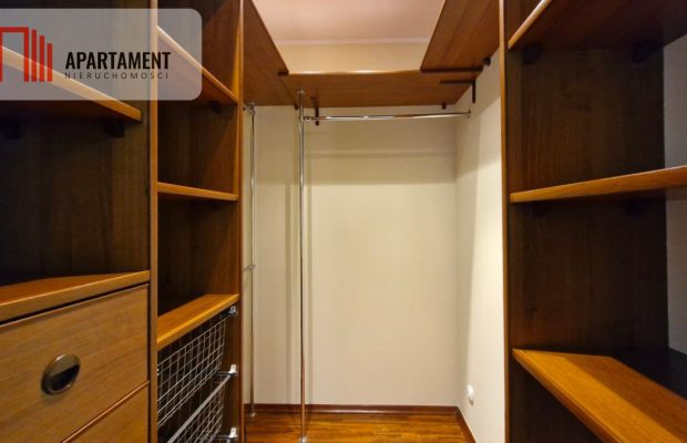 Budynek 2004-lokal umeblowany - od zaraz