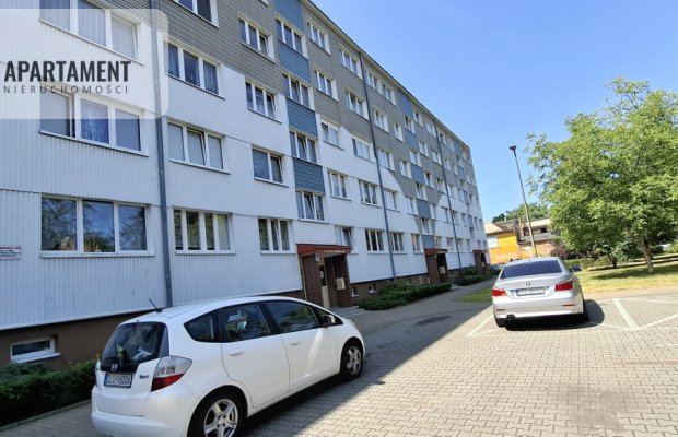 Mieszkanie 2 pokoje po generalnym remoncie .