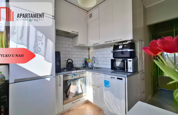 Słoneczna kawalerka z wnęką na Błoniu