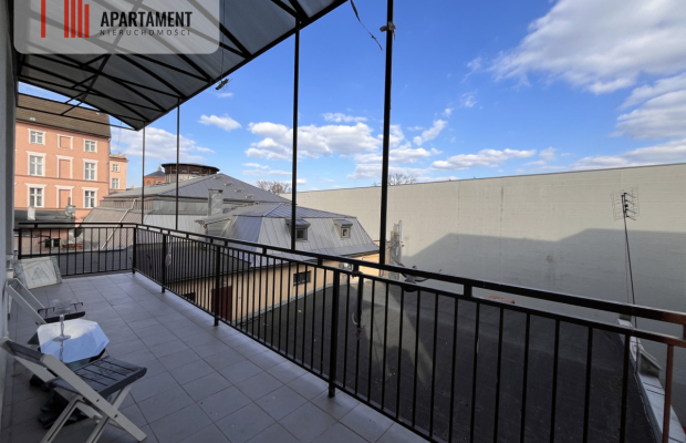 centrum, duża loggia, dobra inwestycja