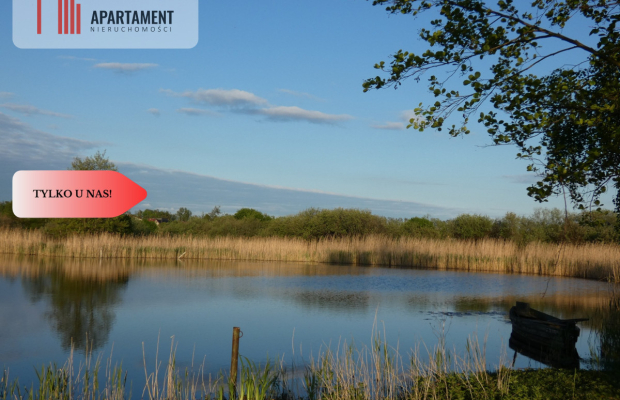 Duża działka z linią brzegową jeziora