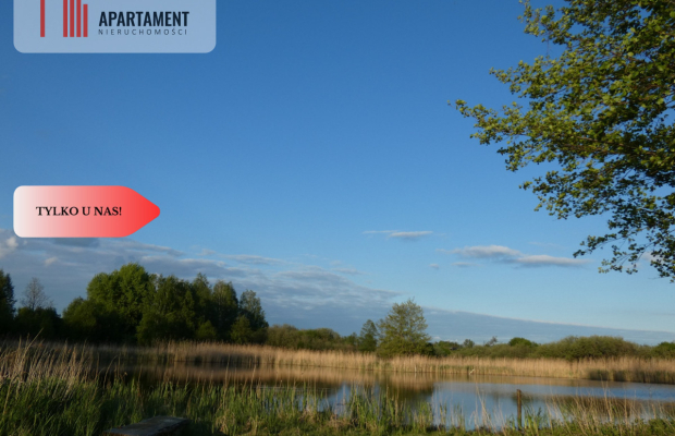 Duża działka z linią brzegową jeziora