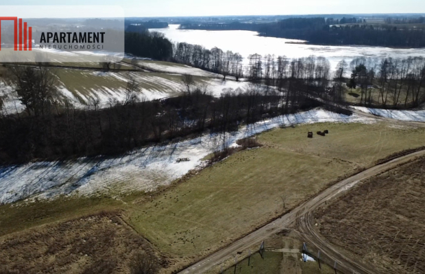 Działka na Kaszubach z widokiem na jezioro