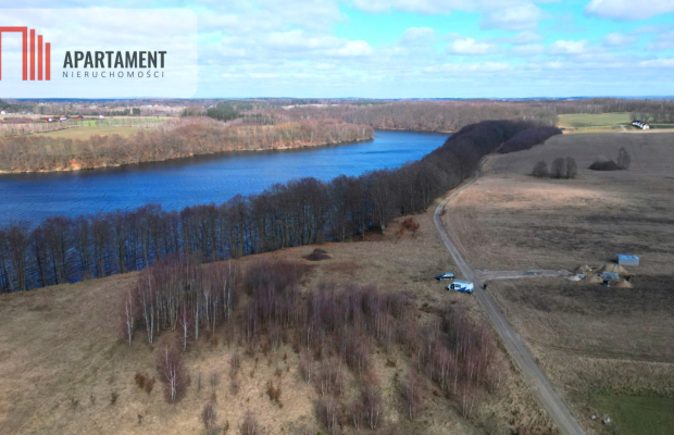 Działka budowlana z widokiem na jezioro