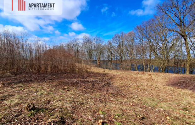 Działka budowlana z widokiem na jezioro