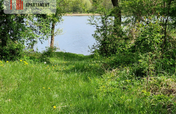 Działki z linią brzegową jeziora