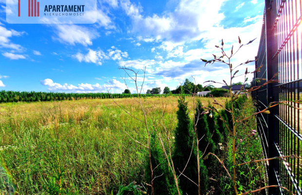 Działka budowlana w spokojnej okolicy .