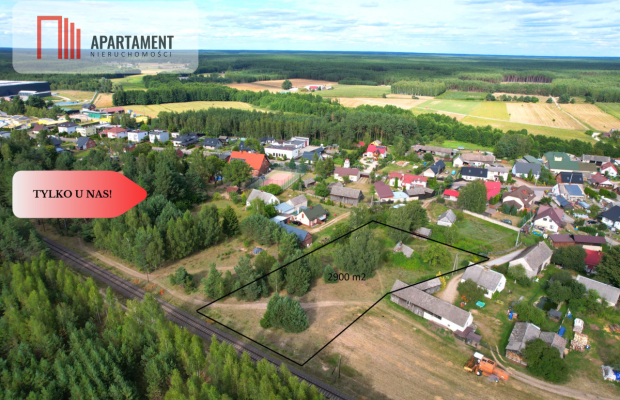 Działka budowlana z drewnianym domkiem.Tylko u nas