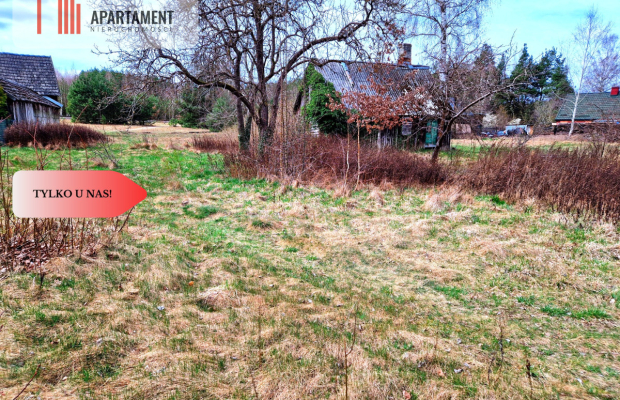 Działka budowlana z drewnianym domkiem.Tylko u nas