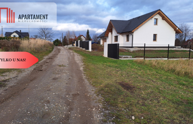 Działka pod zabudowę mieszkaniowo-usługową.