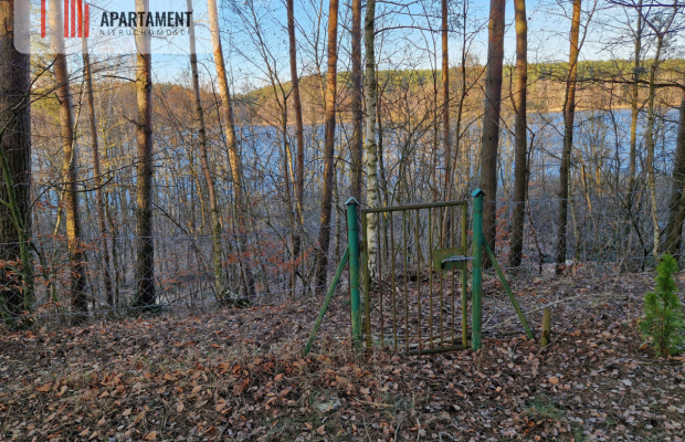 Działka z widokiem na jezioro