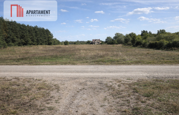 Działka, w cichej i spokojnej okolicy.