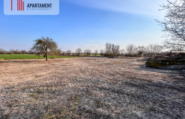 Działka w Grucznie 2166m² WZ, media w pobliżu