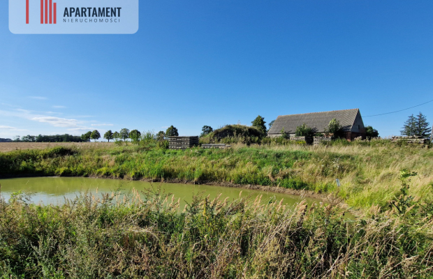 Atrakcyjna działka siedliskowa ze stawem