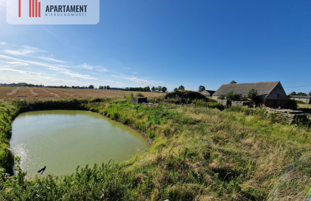 Atrakcyjna działka siedliskowa ze stawem