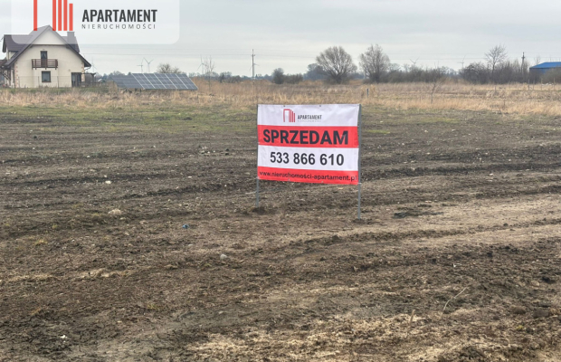 4 działki mieszkaniowo- usługowe