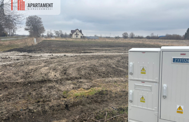 4 działki mieszkaniowo- usługowe