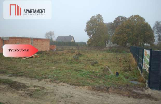 Działka budowlana z pozwoleniem na budowę.