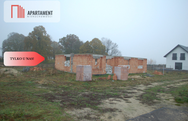 Działka budowlana z pozwoleniem na budowę.