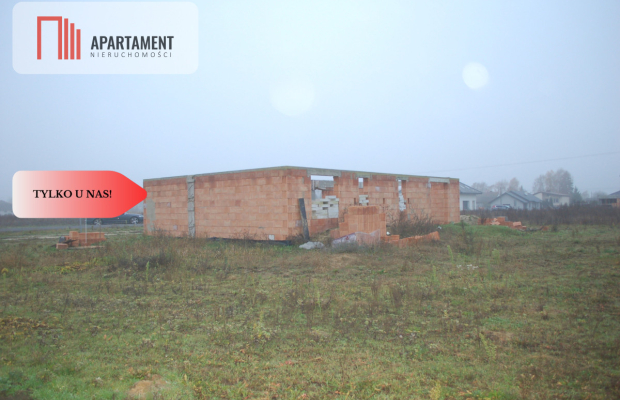 Działka budowlana z pozwoleniem na budowę.