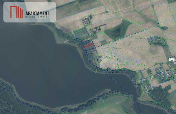 Działka rekreacyjna nad jeziorem