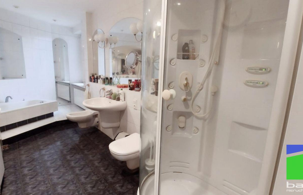 Julianów - 2 domy (350 m2 i 300 m2)