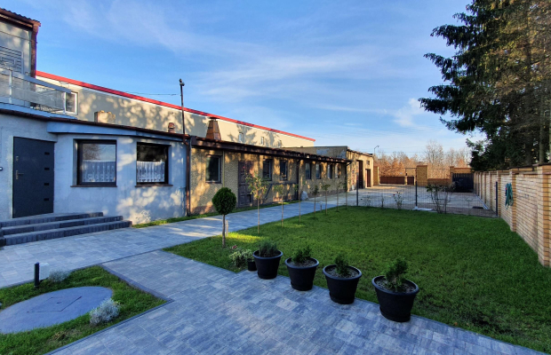 Polesie - dom z warsztatem samochodowym