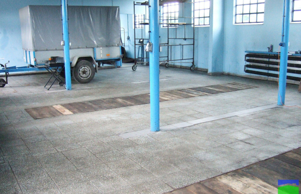 Górna - dom z warsztatem samochodowym