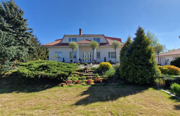 Wiączyń Dolny - dom 468 m2 na działce 4800 m2