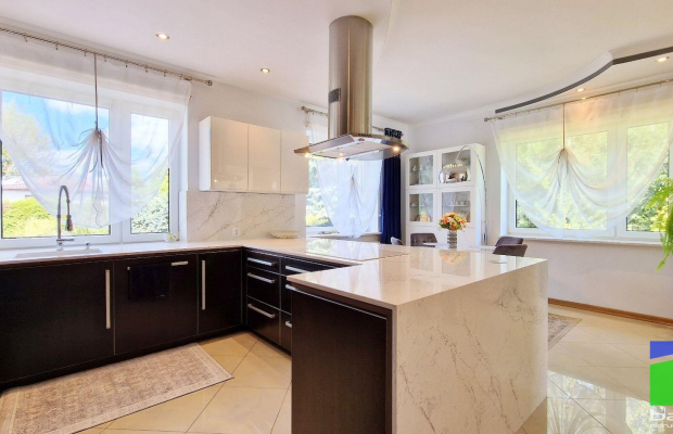 Wiączyń Dolny - dom 468 m2 na działce 4800 m2